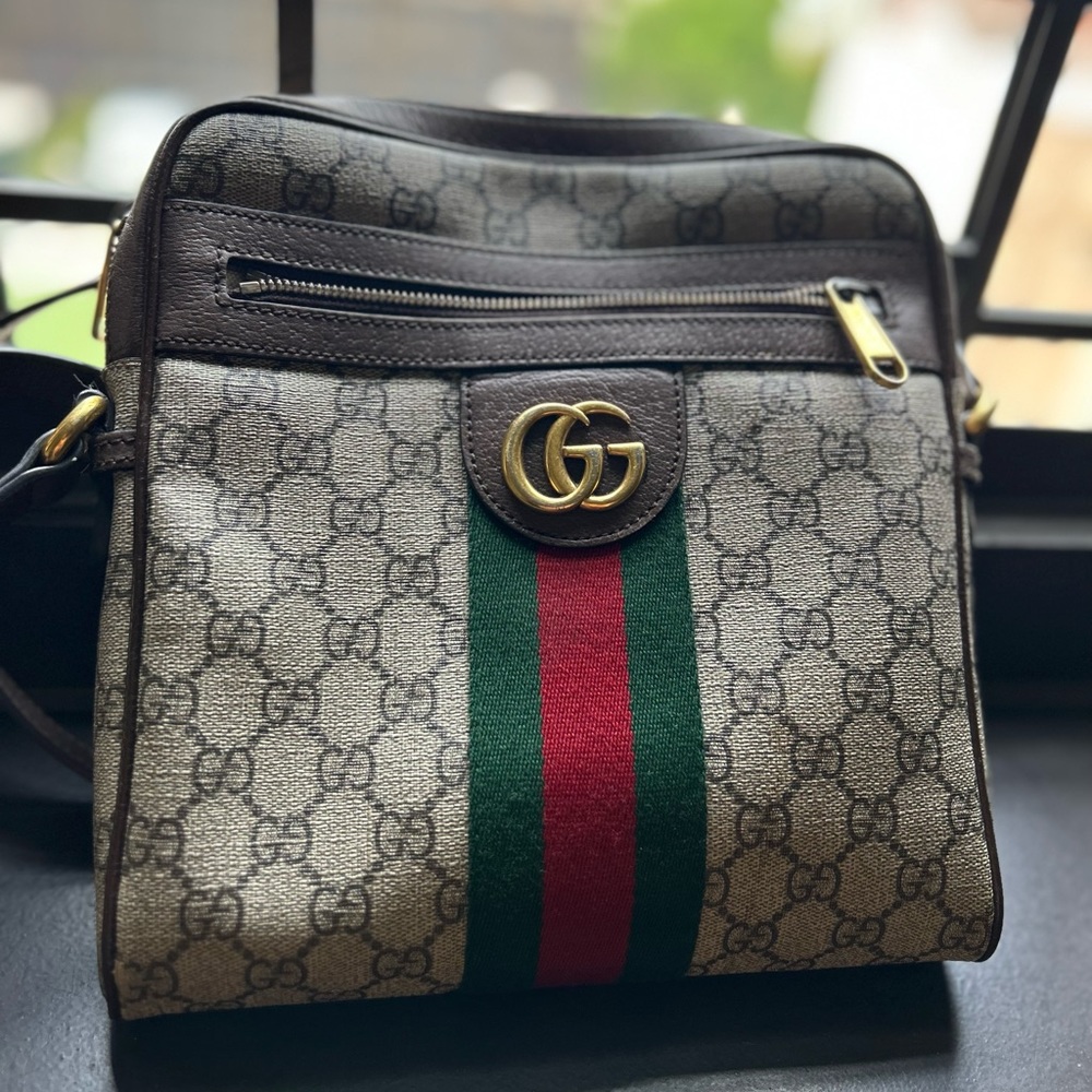 Gucci cross bag